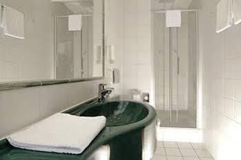 Hotel Koenigin Olga エルヴァンゲン エクステリア 写真